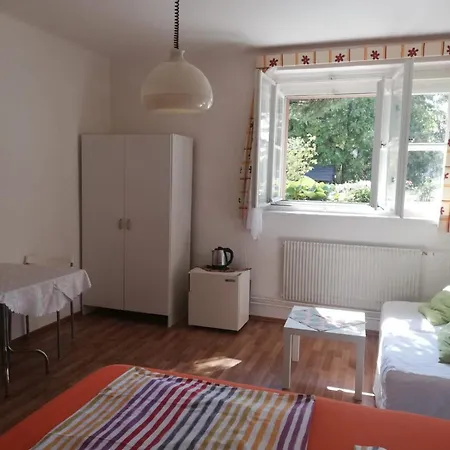 Bed & Breakfast Dd Prague