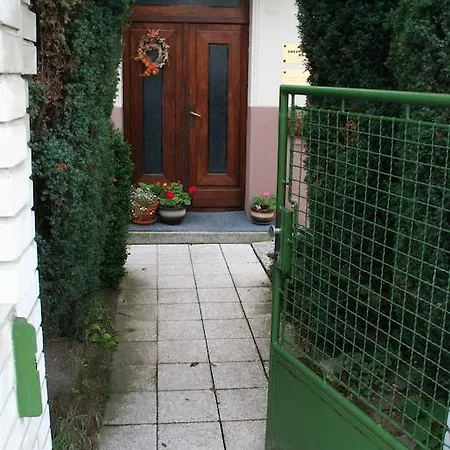 Nocleg ze śniadaniem Dd *